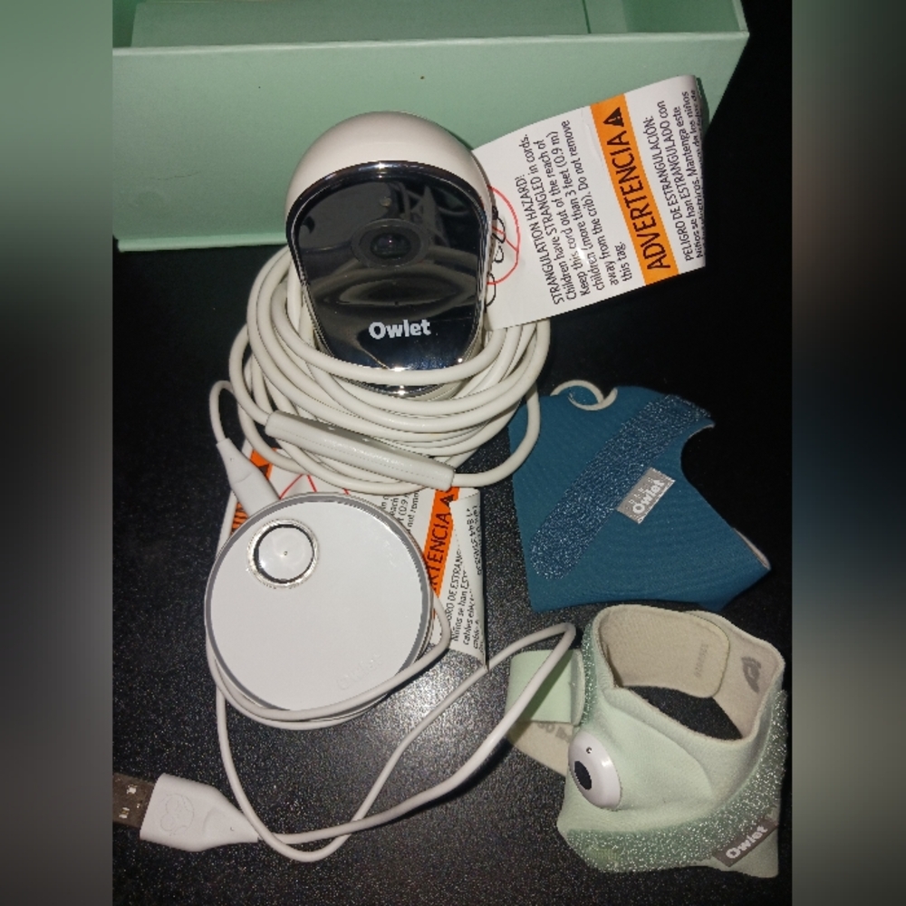 Owlet Smart Baby Monitor Camera with Accessories - White